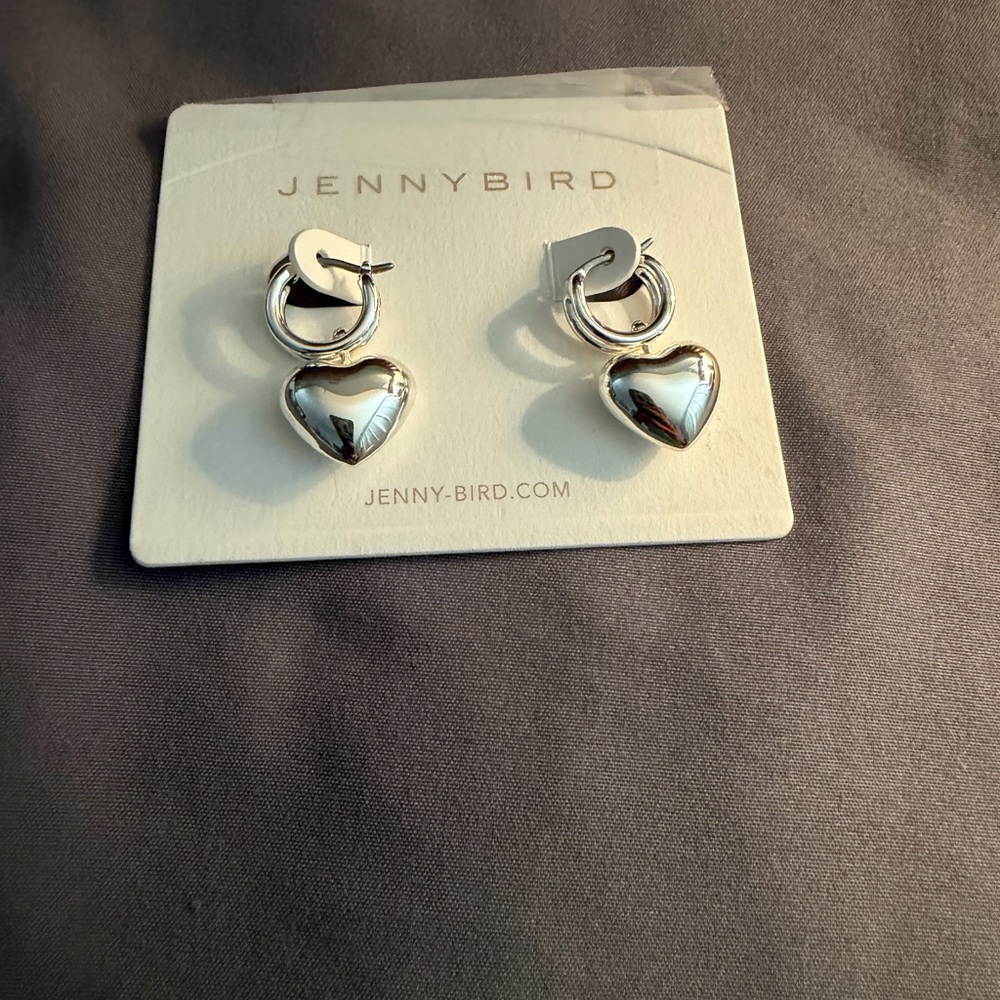 Jenny Bird Silver e huggie puffy Heart Earrings NWT - Picture 2 of 4